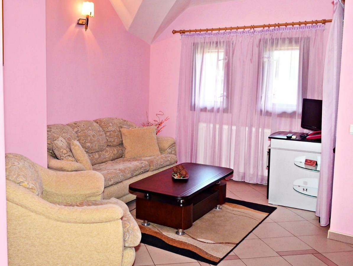 Family Hotel Maraya Arbanassi Exterior foto