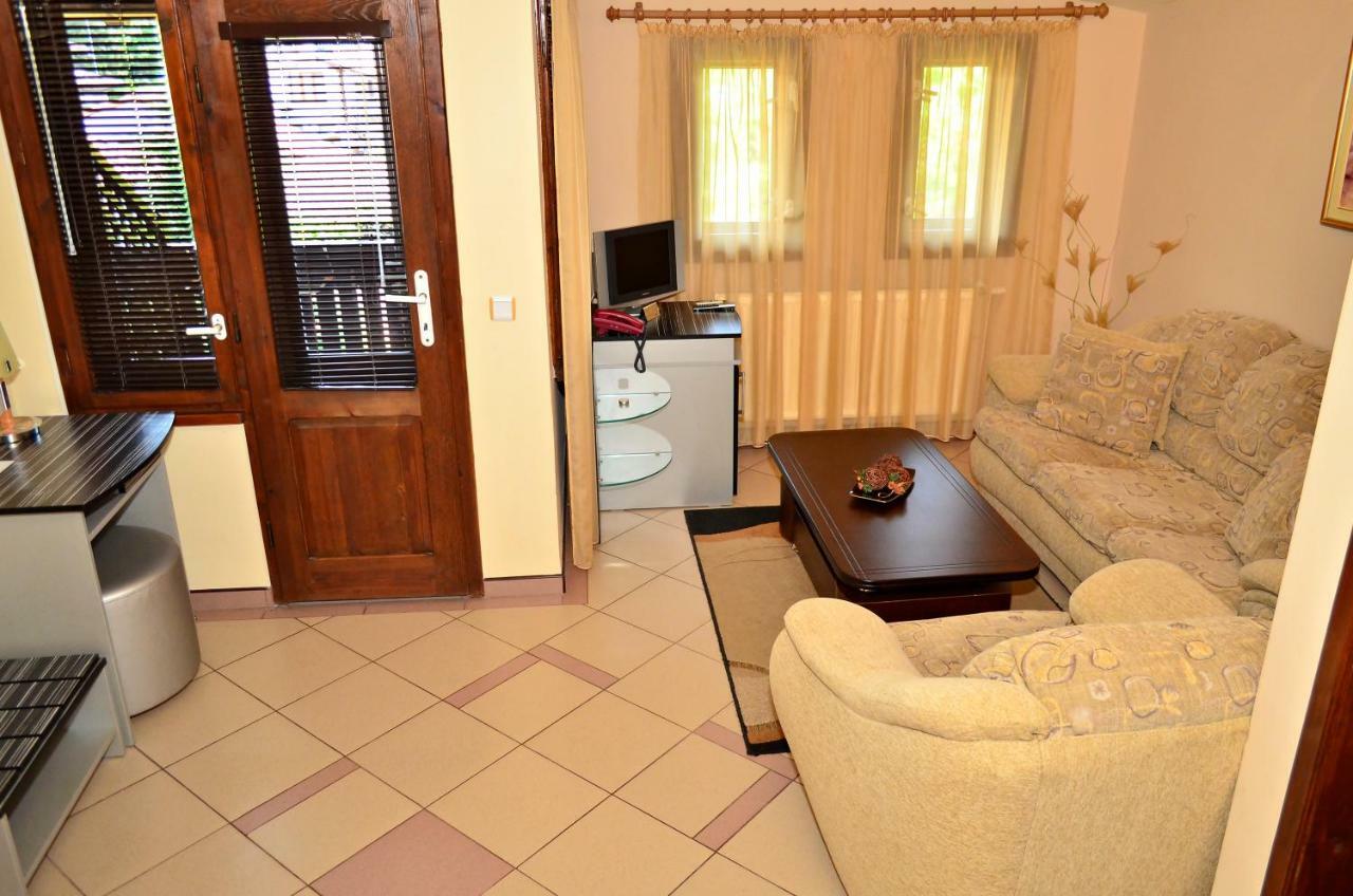 Family Hotel Maraya Arbanassi Exterior foto